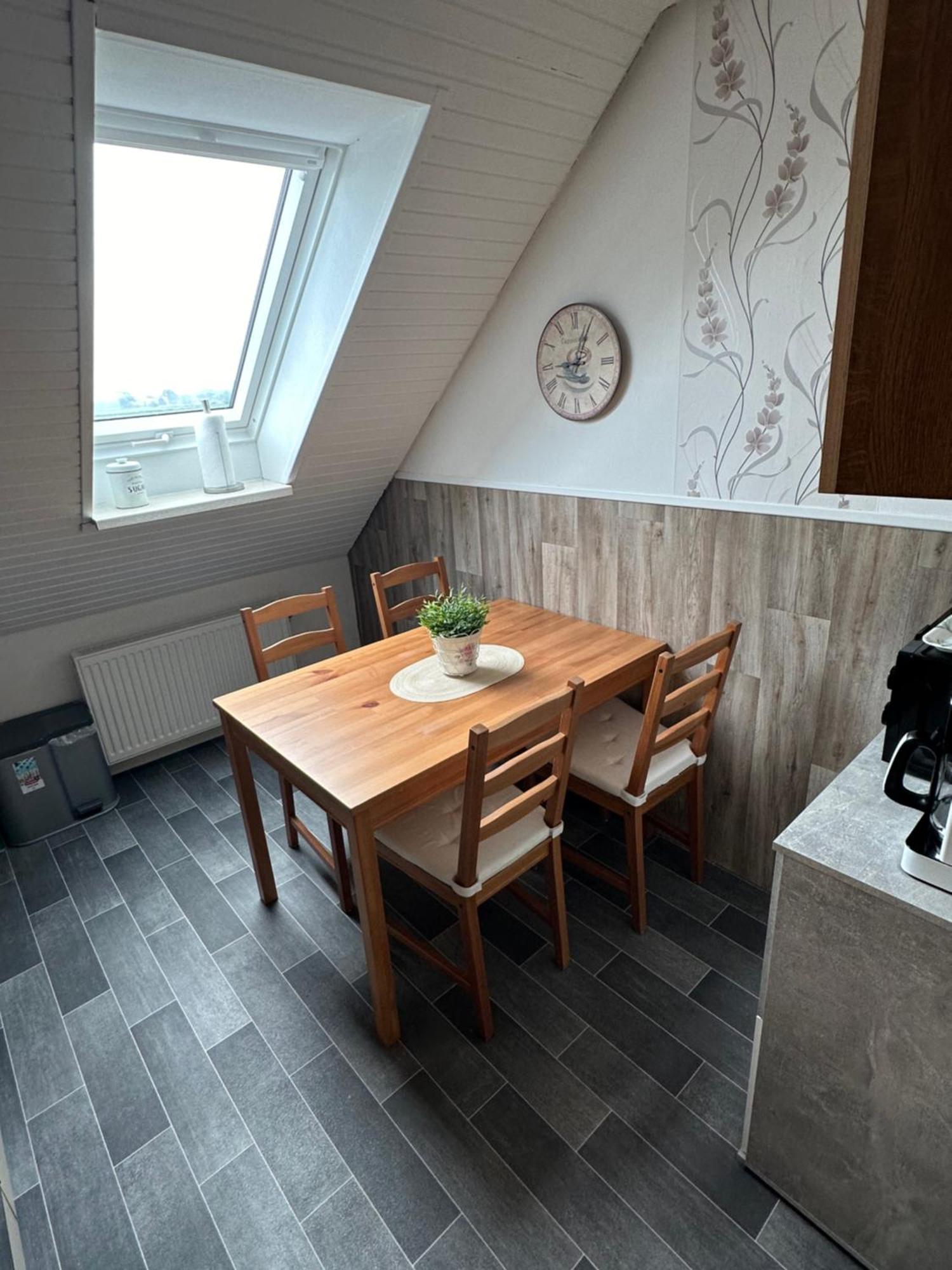Rosenhaus Esens - Wohnung Backbord エクステリア 写真