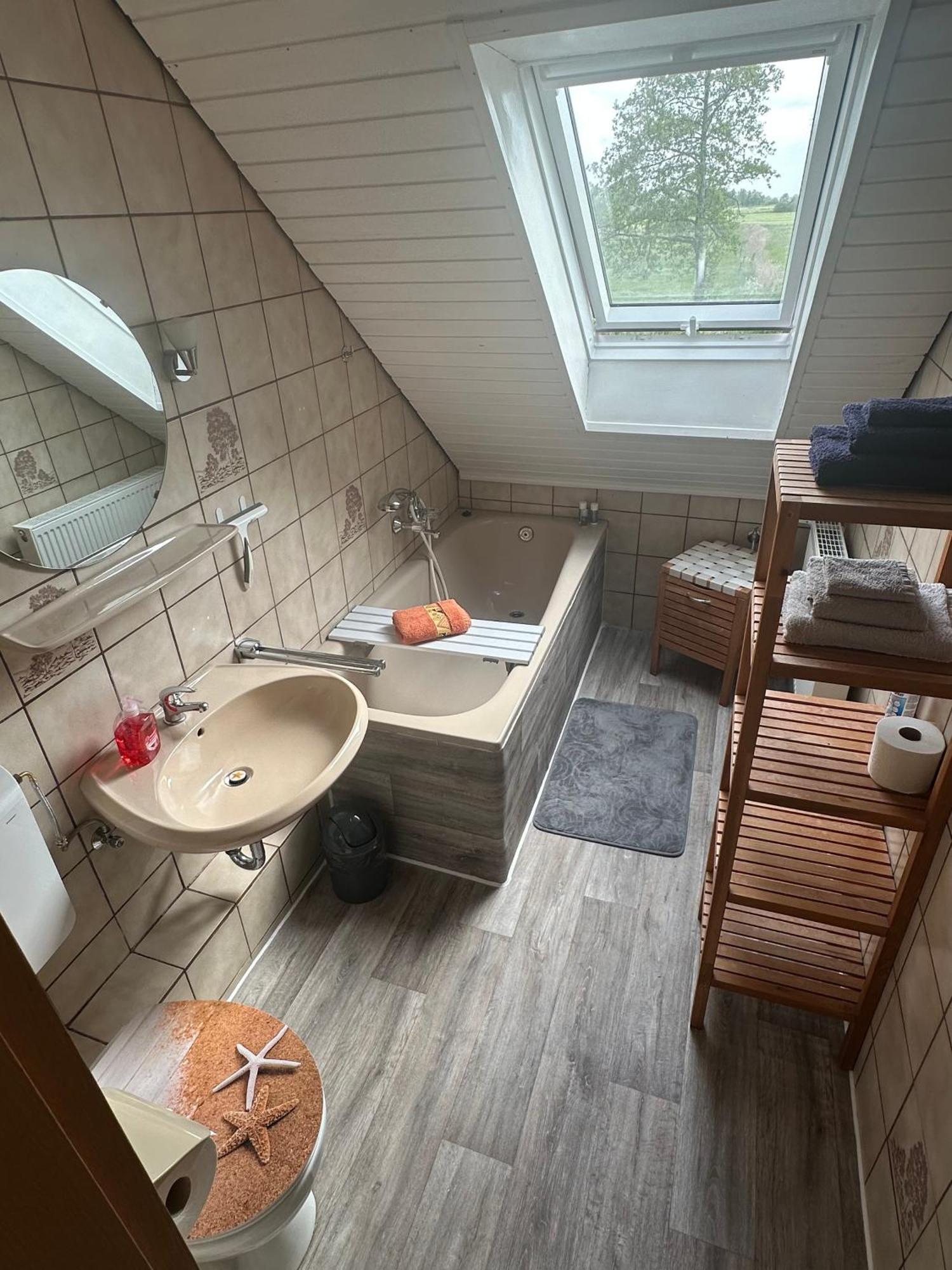 Rosenhaus Esens - Wohnung Backbord エクステリア 写真